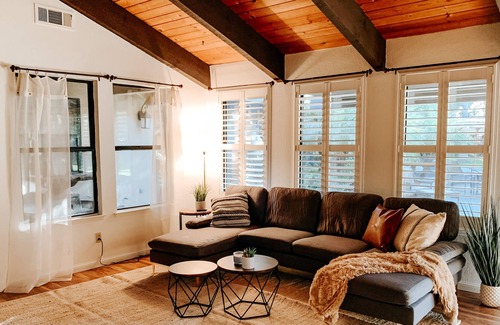 Visalia Casa | Watermill Grove Ranch home