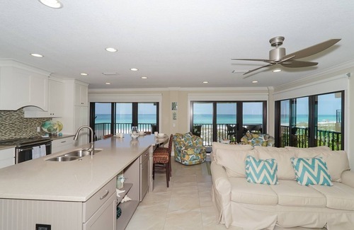 Holmes Beach Condominio | Water's Edge 110N por Duncan Real Estate