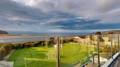 Deganwy Casa | Waters Edge
