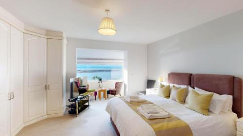 Deganwy Casa | Waters Edge