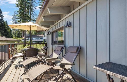 Tahoma Casa | Waters Edge Jewel with Lake Views - HOA Access