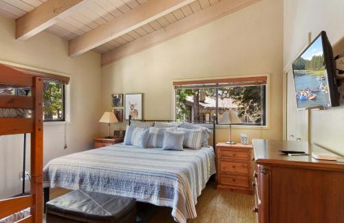 Tahoma Casa | Waters Edge Oasis - Shared Pool & Pier Access