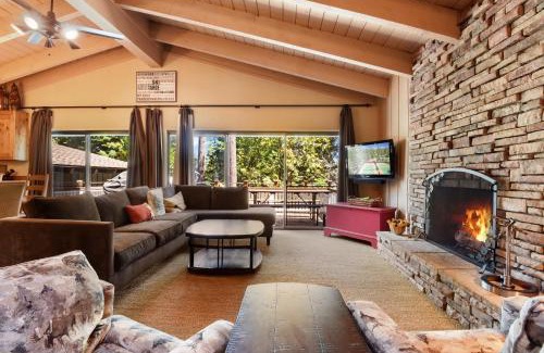 Tahoma Casa | Waters Edge Oasis - Shared Pool & Pier Access