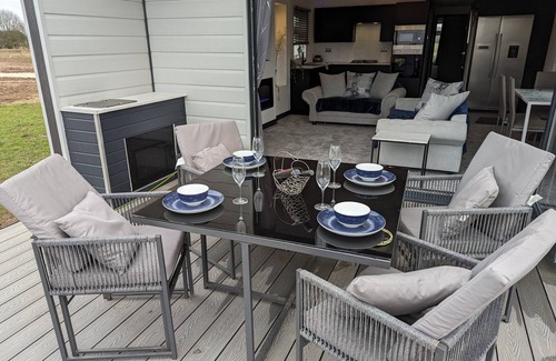 Sandilands Cabina | Waterside Lodge - Dog Friendly, Sutton on Sea