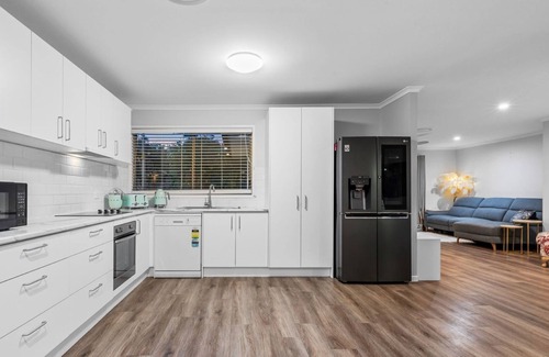 Pottsville Casa | Waterside Retreat Pottsville - Pet Friendly
