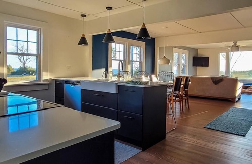 Coinjock Casa | Waterview Cottage on the Currituck Sound with Private Dock & Kayaks