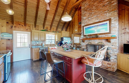 Cocoa Casa | Waterview home w/shared boat access, pier fishing, AC, W/D, WiFi