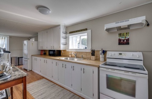 Clayton Casa | Waterview House w/ Fenced Yard, Woodboat, & Museum