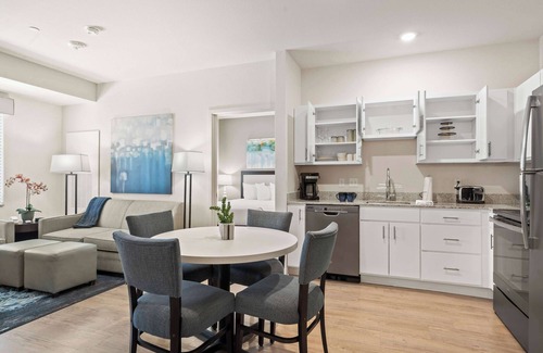 Overland Park Apartamento | WaterWalk Extended Stay by Wyndham Kansas City - Overland Pk