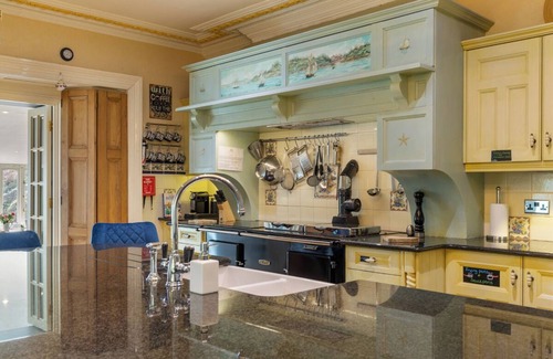 Tenby Casa | Waterwynch House, Holiday Home Waterwynch, Tenby, Sleeps 30, 12 bedrooms, bathrooms