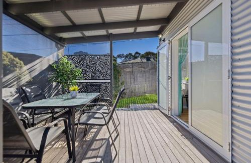 Wanniassa Casa | Wattlebird Cottage - Chic Comfort near Mount Taylor