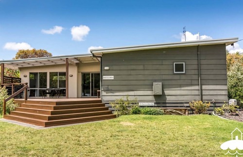 Sandy Point Casa | Wattlebird is positioned perfectly for your next relaxing holiday.