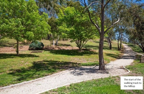 Homewood Casa | "Wattleseed" @ Yea Springs - affordable luxury right by the Railtrail