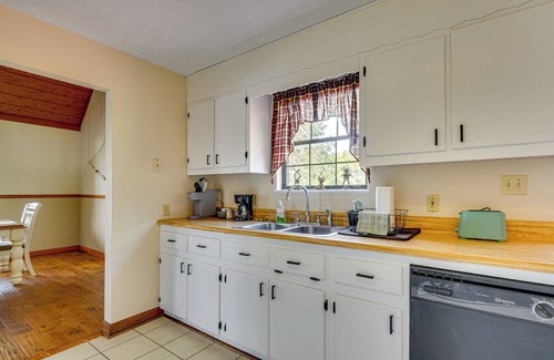 Spring City Casa | Watts Bar Lake House: Boat & Fish On-Site!