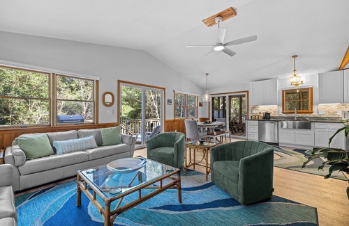 Southern Shores Cabaña | Wave Call, in Southern Shores, beckons you to this luxurious cottage!