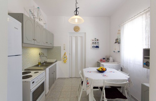Piso Livadi Casa | Wave Lullaby, Peaceful Beachfront Retreat in Paros