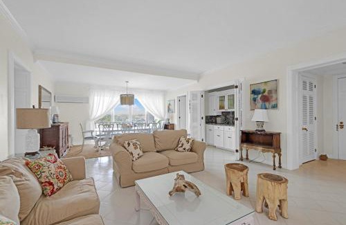 Nassau Apartamento | Wave Song - Stunning apartment on beach with pool