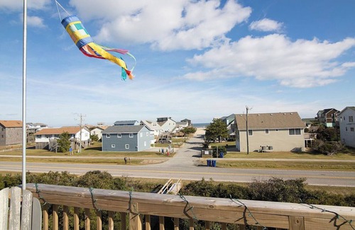South Nags Head Cabaña | Wave Watcher - Amazing Ocean and Sound Views - One minute walk to the beach!