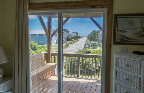 South Nags Head Cabaña | Wave Watcher - Amazing Ocean and Sound Views - One minute walk to the beach!