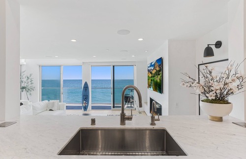 Eastern Malibu Casa | Wavecrest Malibu by Fieldtrip | Designer Artist Escape w/Panoramic Ocean Views
