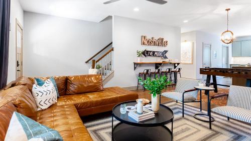 Historic Waverly Apartamento | Waverly by AvantStay Nashville-Inspired Townhome w Luxury Kitchen Pool Table