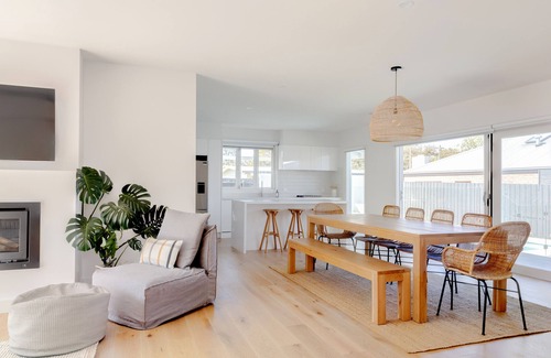 Blairgowrie Casa | Waves at Blairgowrie | Luxury 4 Bed + Heated Pool | Walk to beach & village