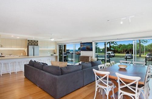 Bilinga Apartamento | Waves at North Kirra