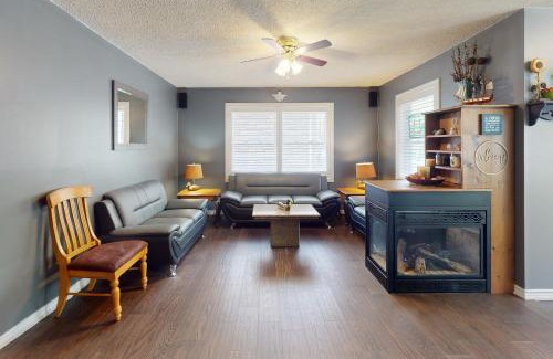 Wasaga Beach Casa | Wavy Daze Master