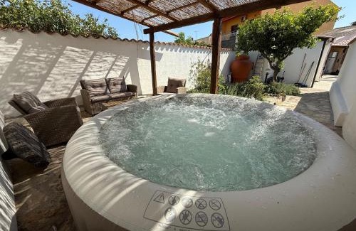 Cabras Apartamento | Way to the sea - Home with garden & hot tub
