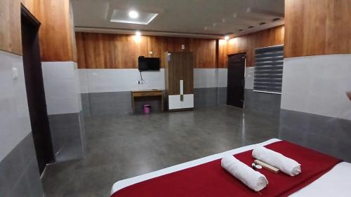 Subhash Nagar Hotel | Wayanad West Residency