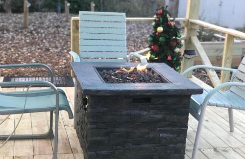 High Point Casa | Wayne's Place-Hot tub, pet friendly. Close to HPU