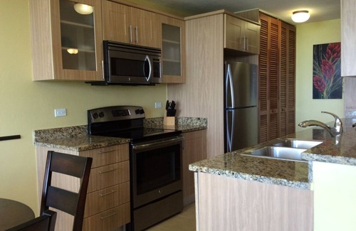 Fajardo Condominio | Plush Caribbean Condo- Marina, piscina y vista al mar! ¡TOTALMENTE REFORMADO, A ESTRENAR!