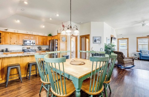 Ocean Sands Casa | We Are Beachin | 580 ft to the beach | Private Pool, Hot Tub, Dog Friendly, and Community Pool