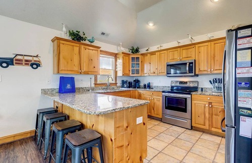 Ocean Sands Casa | We Are Beachin | 580 ft to the beach | Private Pool, Hot Tub, Dog Friendly, and Community Pool