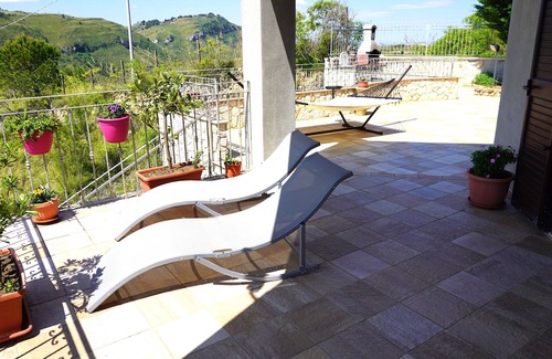 Pergusa Villa | WE ARE LOCATED IN A VERY EXCLUSIVE AREA, WHO WOULD KNOW?