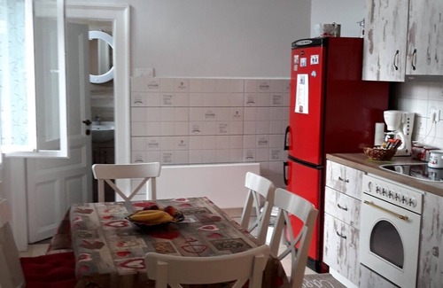 City Center Apartamento | Estamos organizando cosméticos, peluquerías y servicios dentales.