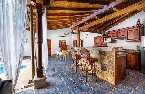 Playa Langosta Casa | Tenemos las mejores revisiones para esta villa colonial privado con piscina cubierta!