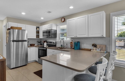 Seagrove Beach Condominio | We ❤️ Snowbirds ~ Nov-Feb Low Monthly Rates ~ Heated Pool & Tennis Pickleball