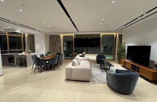 City Centre Apartamento | WealthyStays 360 Luxury Residence