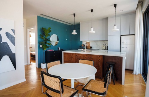 City Centre Apartamento | WealthyStays: Downtown Penthouse