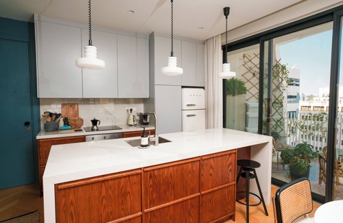 City Centre Apartamento | WealthyStays: Downtown Penthouse