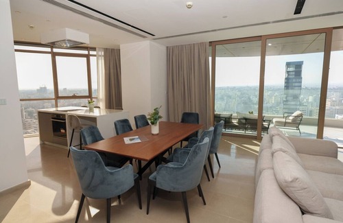 City Centre Apartamento | WealthyStays: Luxury City Escape