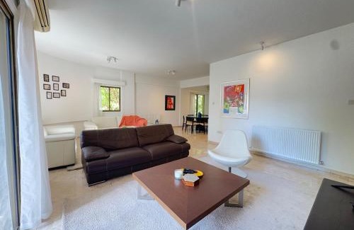 City Centre Apartamento | Wealthystays Stasandrou Residence