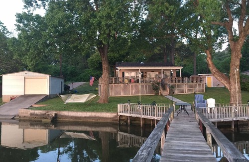 Weatherford Casa | Lakefront Weatherford Retreat