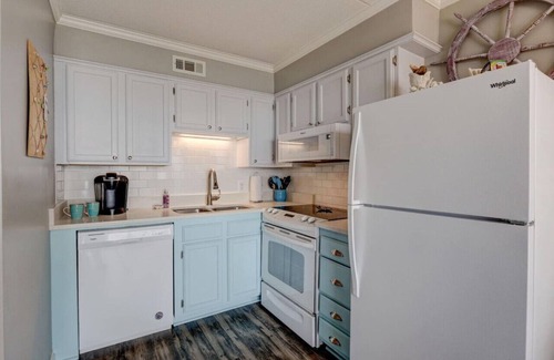 Carolina Beach Condominio | Weathertree by the Sea off the Boardwalk Oceanview