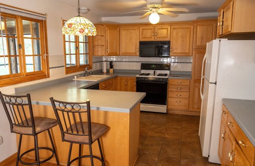 Hackensack Casa | Webb Lake, Hackensack, Northern MN - 3 Bedroom, Sleeps 8 - Cabin #7 Blue Water