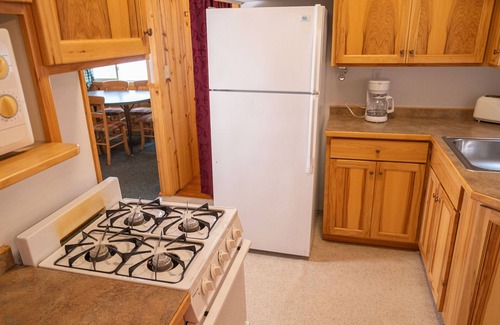Hackensack Cabina | Webb Lake, Hackensack, Northern MN - 3 Bedroom, Sleeps 6 - Cabin #1 Blue Water