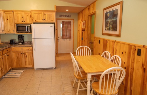 Hackensack Cabina | Webb Lake, Hackensack, Northern MN - 3 Bedroom, Sleeps 6 - Cabin #6 Blue Water
