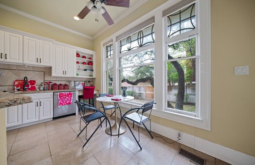 Monte Vista Casa | 👰🏻🤵🏽Wedding Groups up to 20: 3-Story Mansion near Downtown 2 Balconies 💒