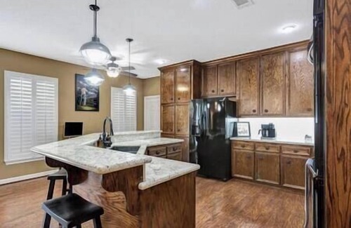 Brookshire Otro | Weekend Getaway - Country Oasis Pool, Hot Tub, Texas Longhorns & Event Venue